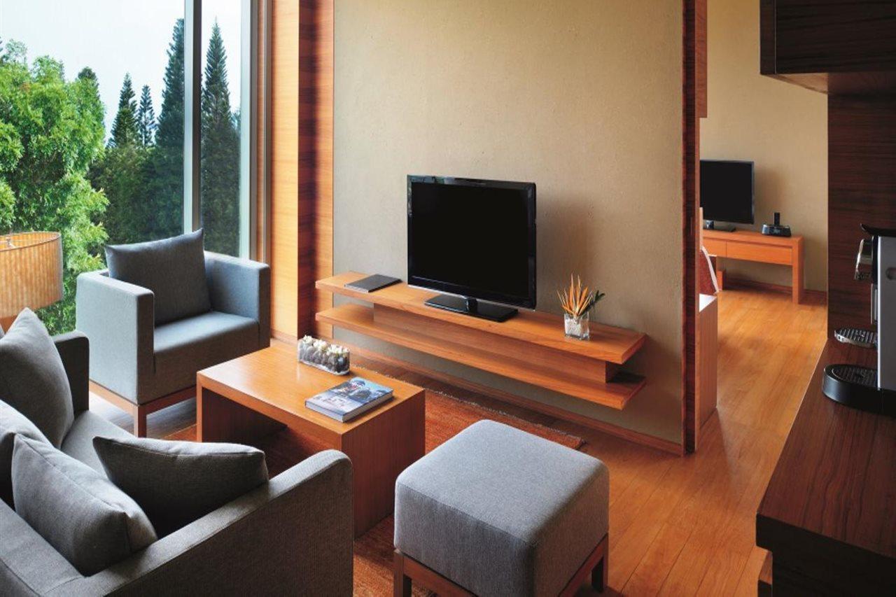 Oasia Resort Sentosa By Far East Hospitality Singapore Exterior photo A room at the hotel
